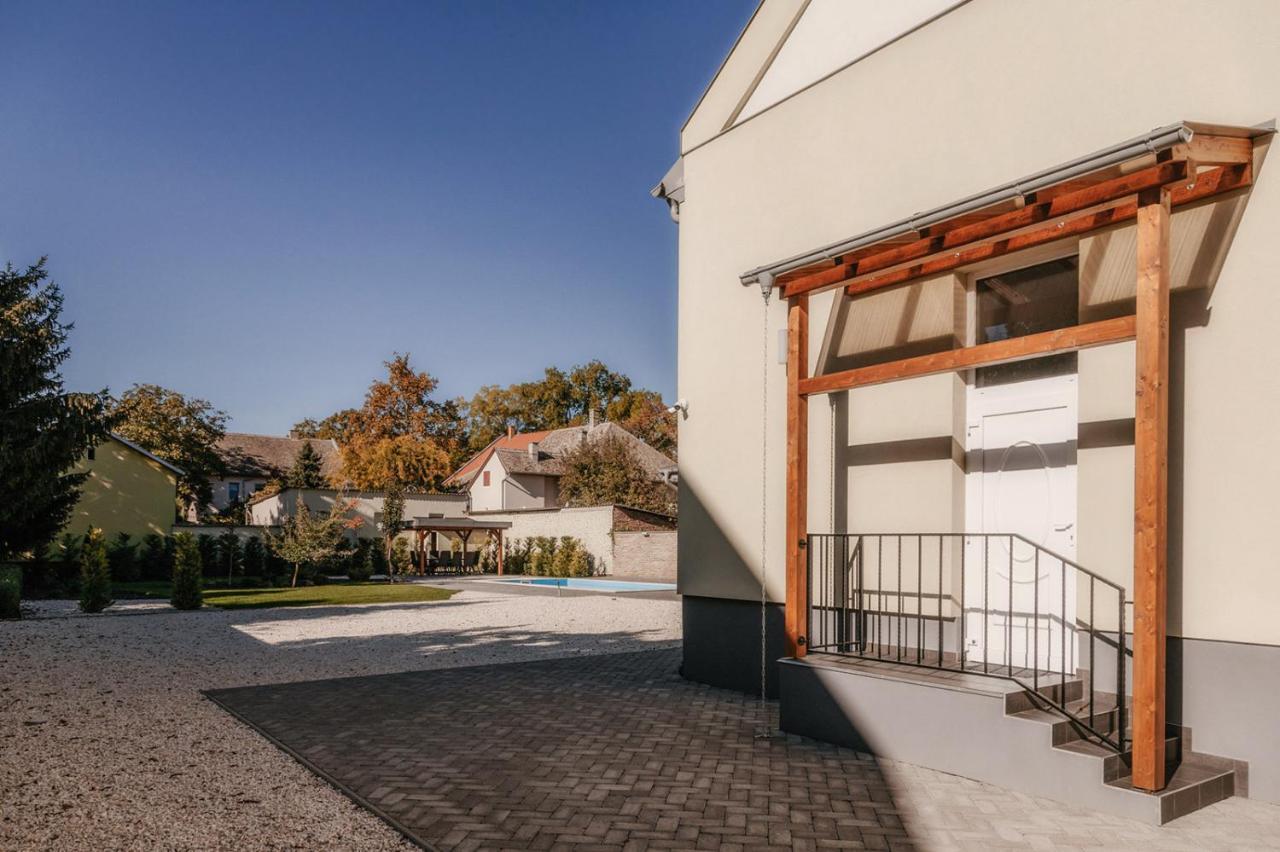 Ella Sun Apartman Makó Exterior foto